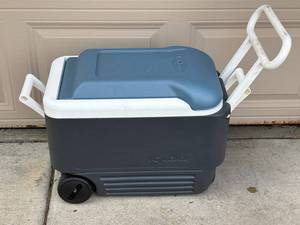 Igloo MAXCOLD Roller Jet 40 Qt Cooler - Wheeled Portable Ice Chest
