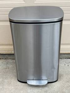 Stainless Steel Pedal Trash Can with Lid - Brushed Finish
