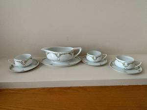 Rosenthal Donatello Selb Bavaria Gravy Boat with 3 Teacups & Saucers