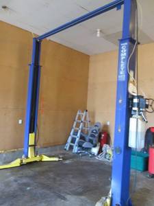 Car Lift - The Complete Lift CHSSIMRH220V-S, 10,000 lb Capacity (2-Post)