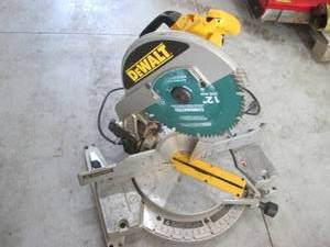 DEWALT 12 Compound Miter Saw - Bevel & Miter Scales, Used