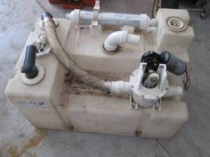 Dometic 28 Gallon holding tank system, 12 V DC power