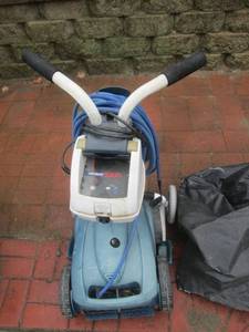 Polaris 9300R Robotic Pool Cleaner - 30V DC Power Unit & Hose