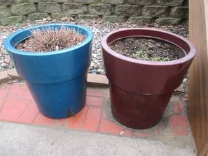 Plastic Planter Pots - 19-Inch Diameter, Blue & Burgundy (Lot of 2)