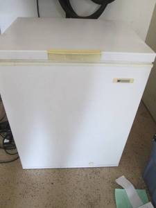 White-Westinghouse Chest Freezer