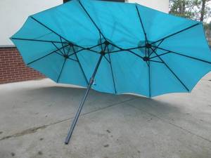 Turquoise Cantilever Patio Umbrella with Crank - Outdoor Shade