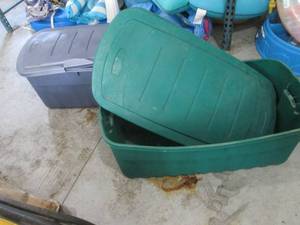 Green Plastic Trash Bin with Lid & Gray Storage Bin - 2-Piece Garage Set