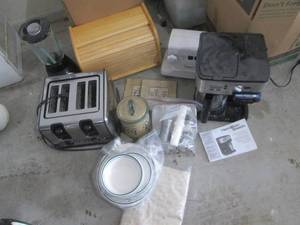 Hamilton Beach 2-Way Flex Brew Coffeemaker, 4-Slice Toaster, Blender, Gibson Dinnerware, Bread Box