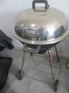 Thermos Round Charcoal Grill Dome Kettle on Stand with Wheels