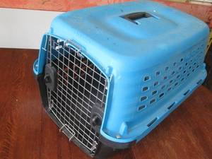 Petmate Blue Plastic Dog Crate Carrier with Front Wire Door