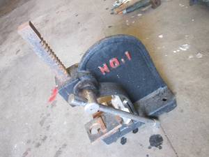 Dayton 4Z328D 1-Ton Arbor Press