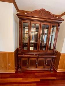 China Cabinet Hutch - Antique Mahogany, 59 x 17 x 91 in