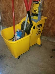 Rubbermaid Mop Bucket with Wringer - Yellow Commercial Kit