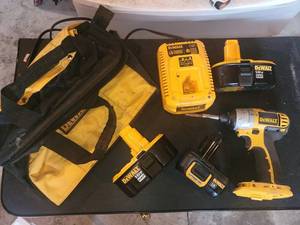 DeWALT DCF826 18V Cordless Impact Driver Kit - 2 XRP Li-Ion Batteries & Charger in Bag