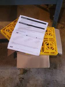 Camco RV Leveling Blocks - 10-Pack Yellow Plastic Leveling Kit