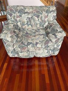 Floral Upholstered Armchair with Leaf Pattern - Vintage Living Room Chair