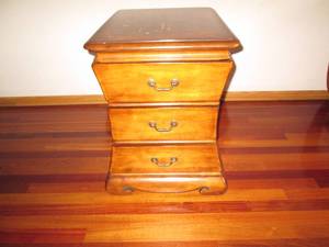Solid wood end table with drawers, measuring 24 x 18 x 24