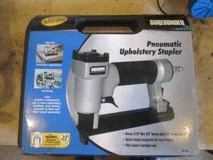 Pneumatic upholstery stapler