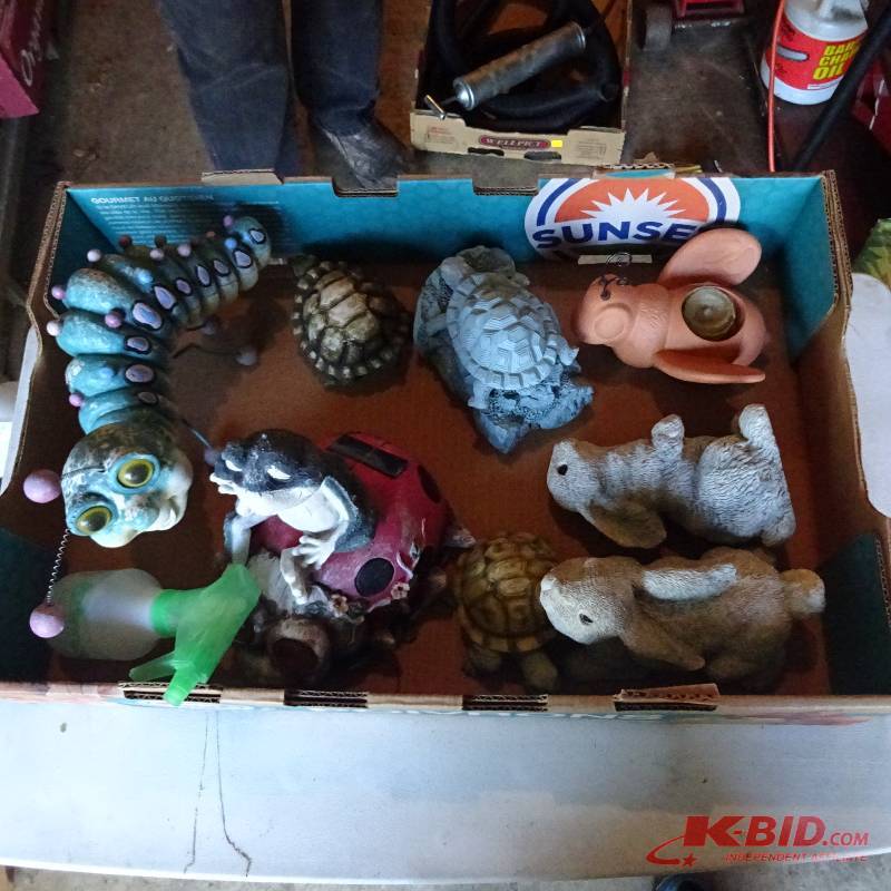 Figurines