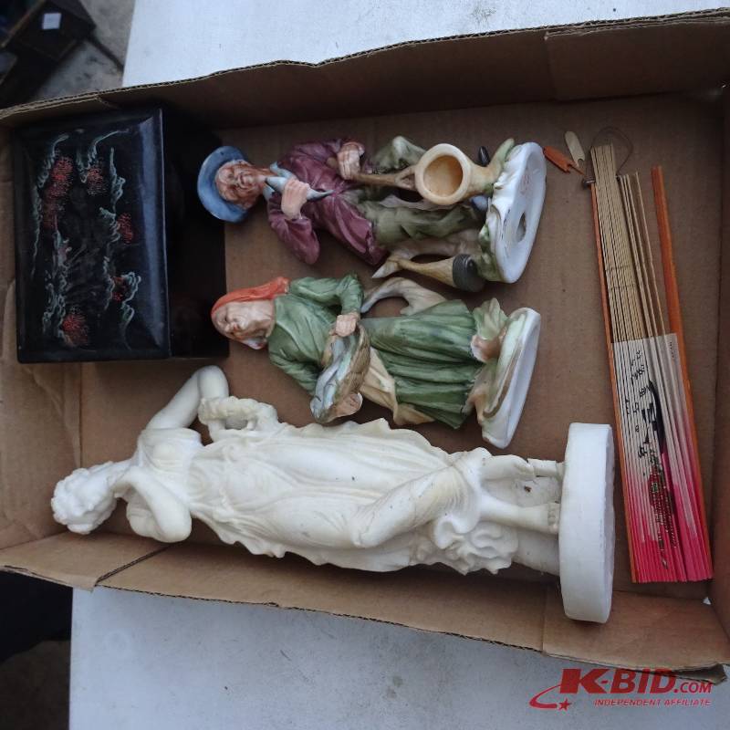 Figurines