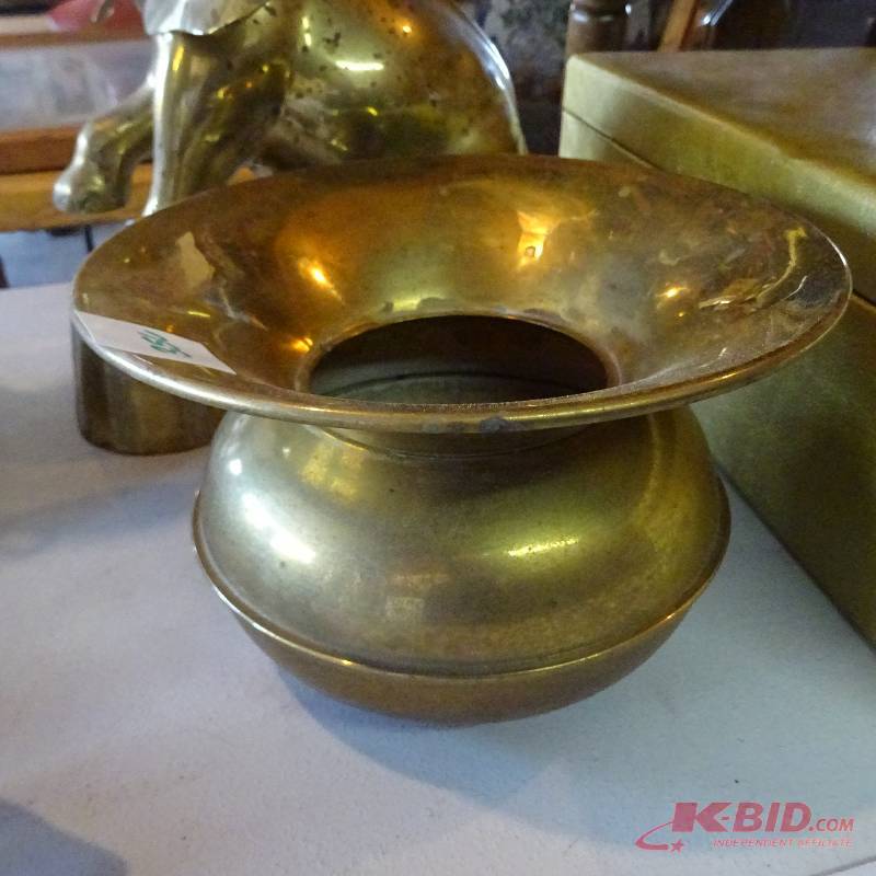 Spittoon