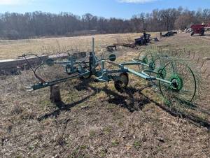 John Deere 702 Wheel Hay Rake - Green Farm Implement Made in Italy