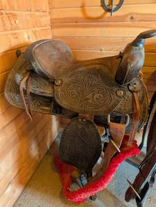 Western Saddle Floral Tooled Leather With Sheepskin Pad
