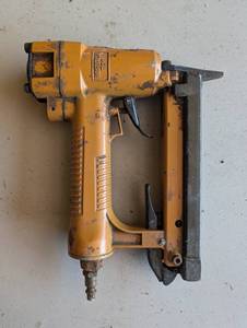 Bosch Framing Nailer - Pneumatic Nail Gun
