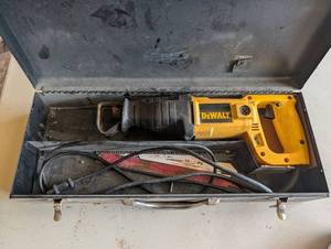DeWALT DW304 Type 1 Reciprocating Saw - 120V AC, 6A, 0-24000-1800 SPM (With Case)