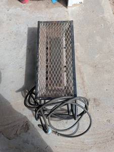 Electric Space Heater with Diamond Mesh Guard