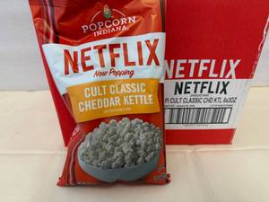 6x 3oz Netflix Cult Classic Cheddar Kettle