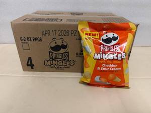 6x 2oz Pringle Mingles-Cheddar & Sour Cream