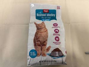 3x 3.5lb Bags Winco Cat Food-Seafood Medley