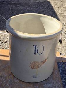 Red Wing Union Stoneware 10 Gallon Crock - 1 Handle, Crack in Bottom