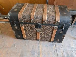 Antique Steamer Trunk with Decorative Hardware and Interior Lining - Hinge is Broke