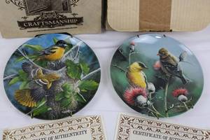 Knowles Craftsmanship Baltimore Oriole & Goldfinch Plates (2-Piece Set) with COA
