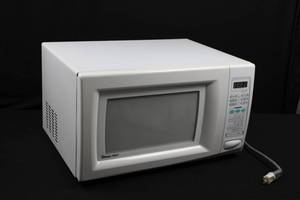 Magic Chef MCD1611W Microwave Oven - Household 120V 60Hz 1.5kW