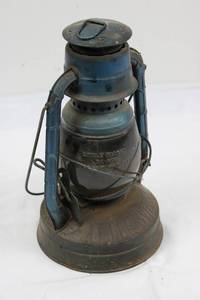 Dietz Little Wizard Lantern - Vintage Kerosene Oil Lamp