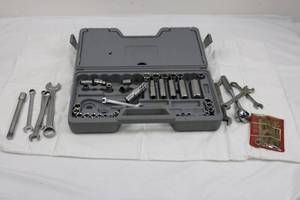 SEARS CRAFTSMAN Socket Set with Wrenches in Gray Case