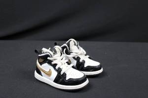 Air Jordan 1 High Top Kids Sneakers - BlackWhite with Gold Swoosh, US 6C