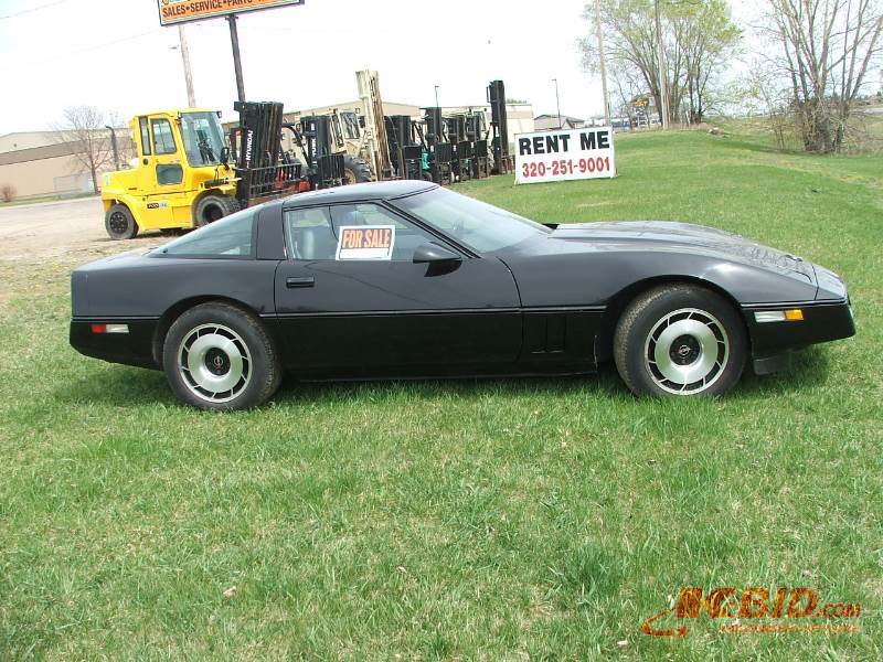 lot 5 image: 1984 Corvette