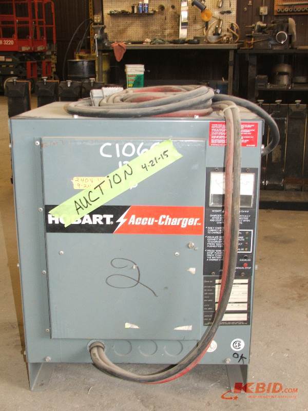 lot 19 image: Hobart 12v industrial Charger