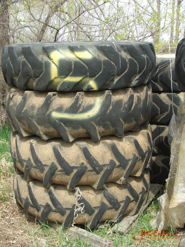 lot 39 image: Lot of Foam Filled Tires and rims from Ingersoll Rand VR642B