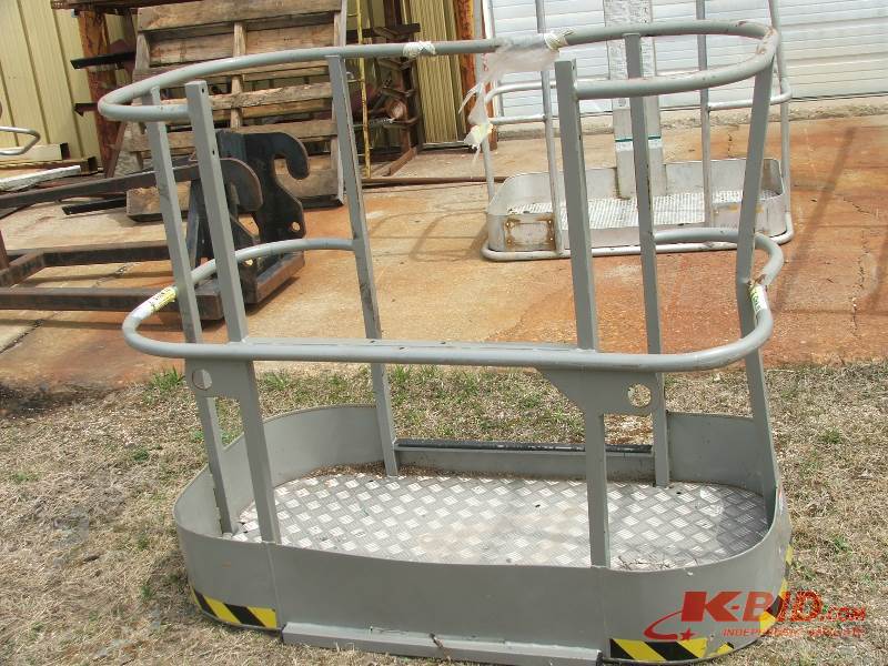 lot 43 image: Man Lift Basket 30x50