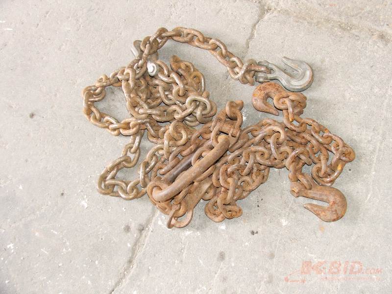 lot 50 image: 3 chain binders and Chain