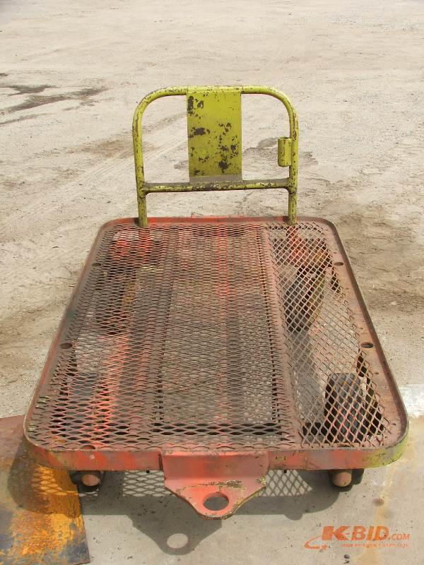 lot 62 image: warehouse cart