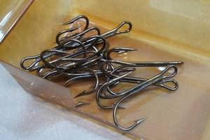 10 Mustad 2.25 Treble Hi Steel Hooks