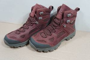 Vasque Breeze Womens Hiking Boots - Size 7.5