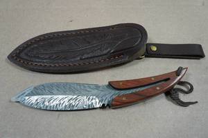 Carbon Steel Feather Weight Hunting Knife
