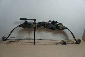 PSE Precision Edge Series 1000C RH Compound Bow - 32, 60 Lb Draw